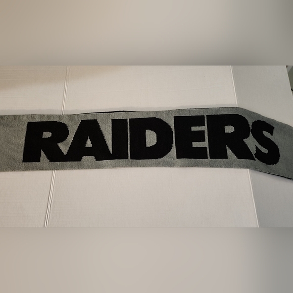 NFL Las Vegas Raiders Knit Beanie And Scarf - Picture 9 of 9